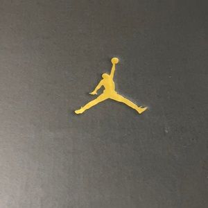 Jordan 4 red thunders size 1.5Y